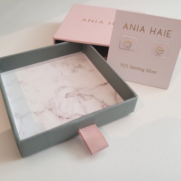 NWT Ania Haie Mother of Pearl Mini Heart Stud Earrings - Picture 2 of 3